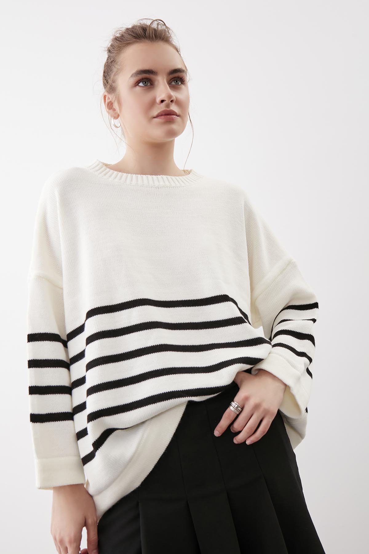 Yuvarlak Yaka Çizgili Oversize Kazak - Thumbnail