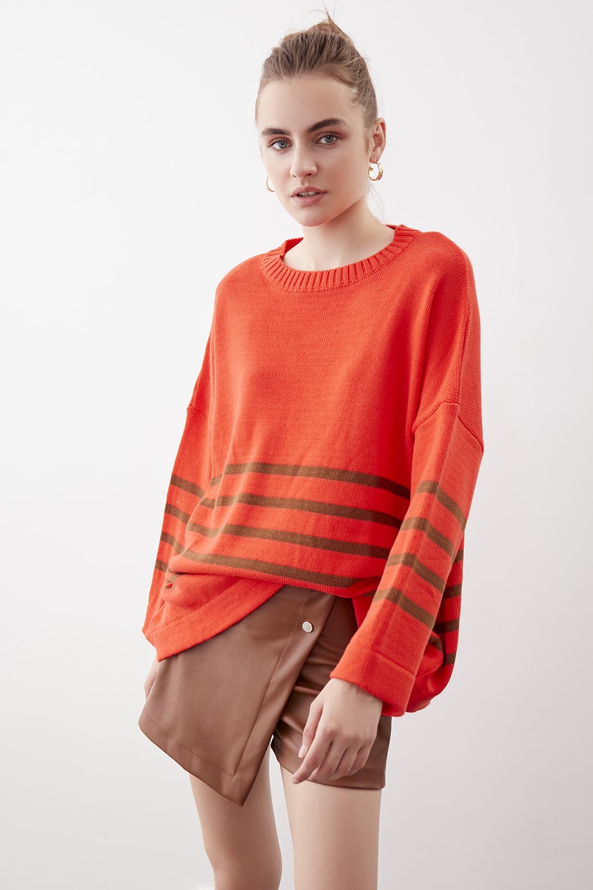 Yuvarlak Yaka Çizgili Oversize Kazak - Thumbnail