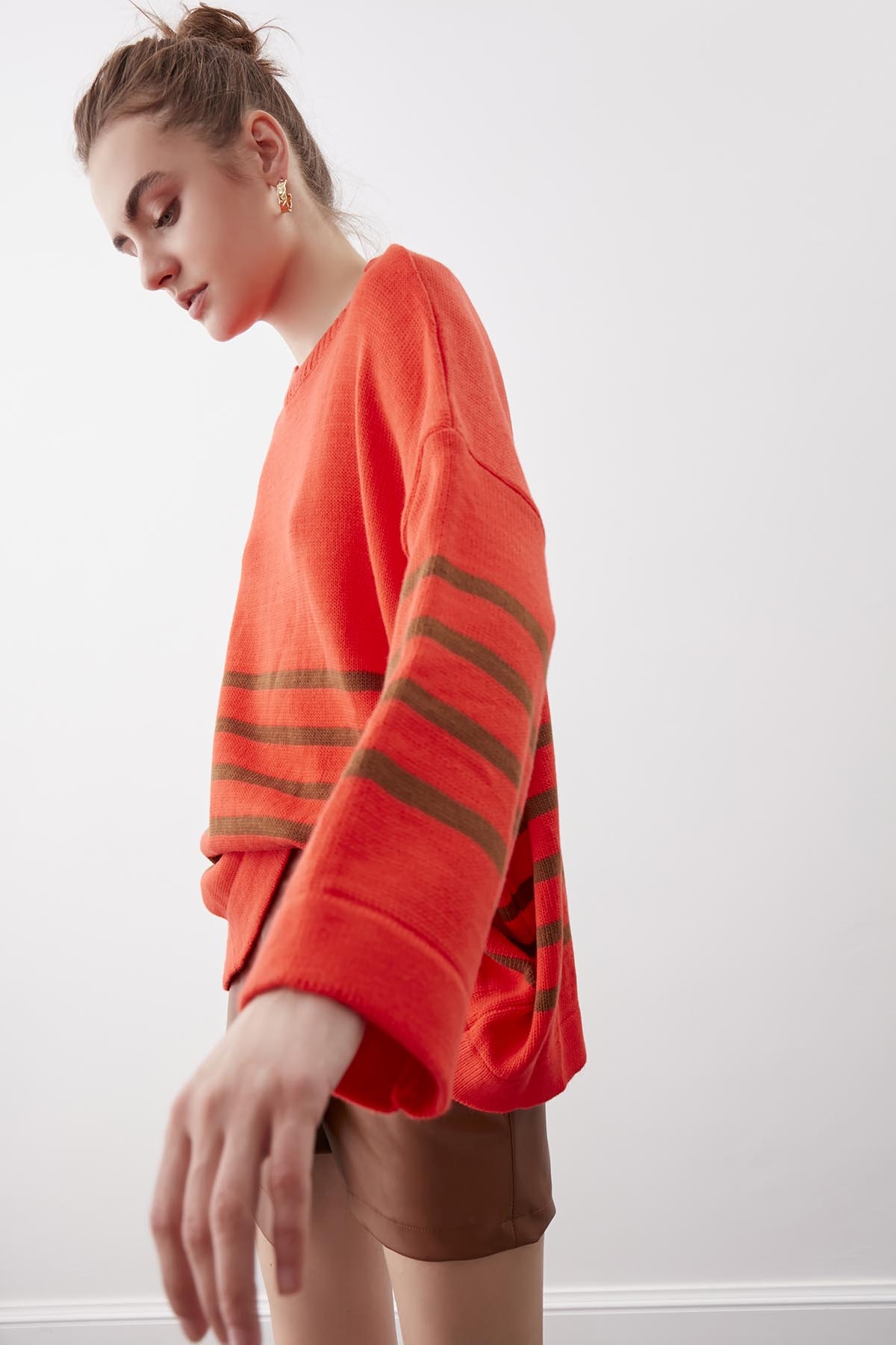 Yuvarlak Yaka Çizgili Oversize Kazak - Thumbnail