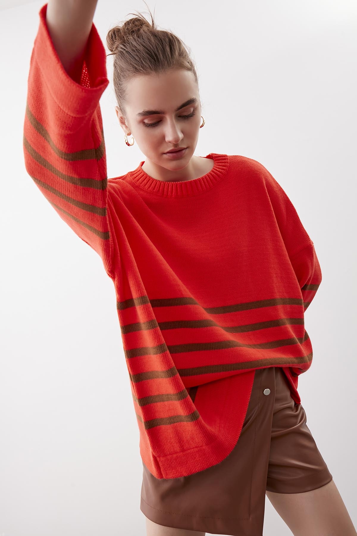 Yuvarlak Yaka Çizgili Oversize Kazak - Thumbnail