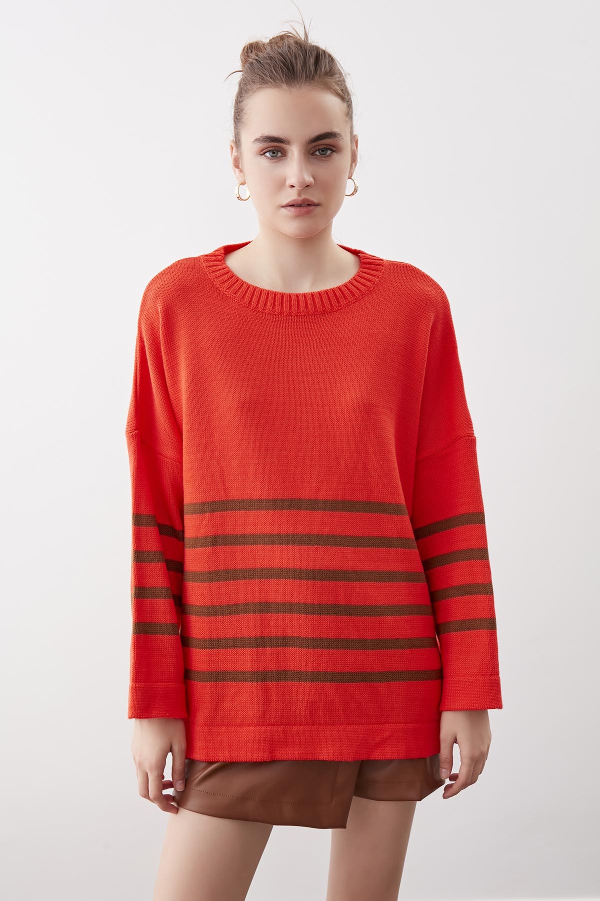 Yuvarlak Yaka Çizgili Oversize Kazak - Thumbnail