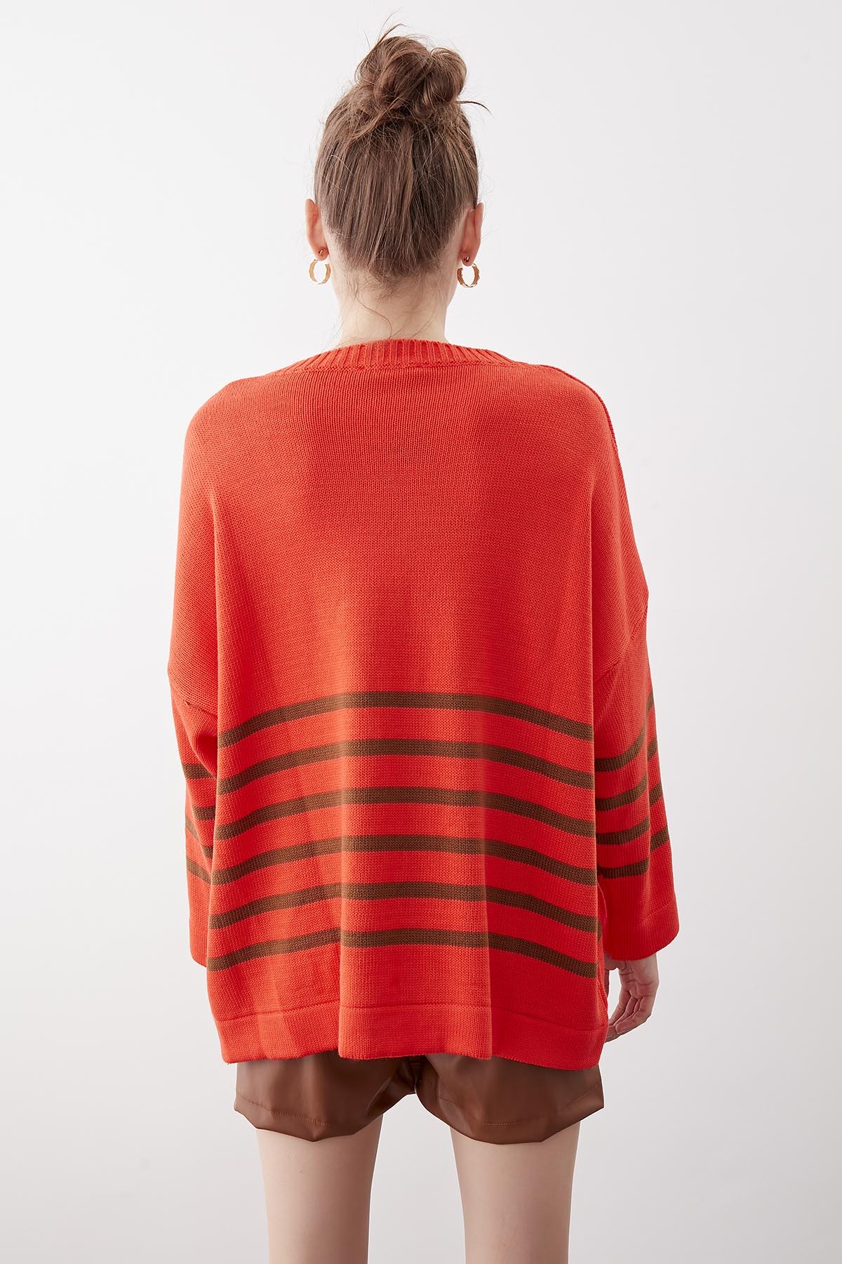 Yuvarlak Yaka Çizgili Oversize Kazak - Thumbnail