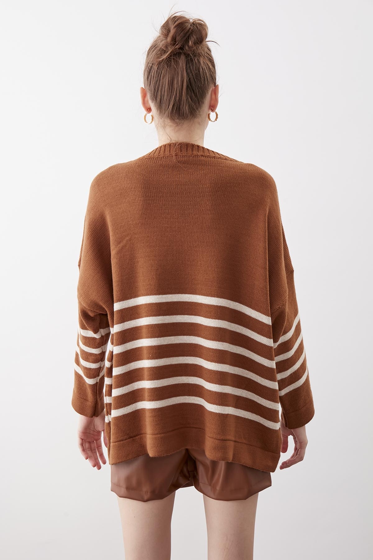 Yuvarlak Yaka Çizgili Oversize Kazak - Thumbnail