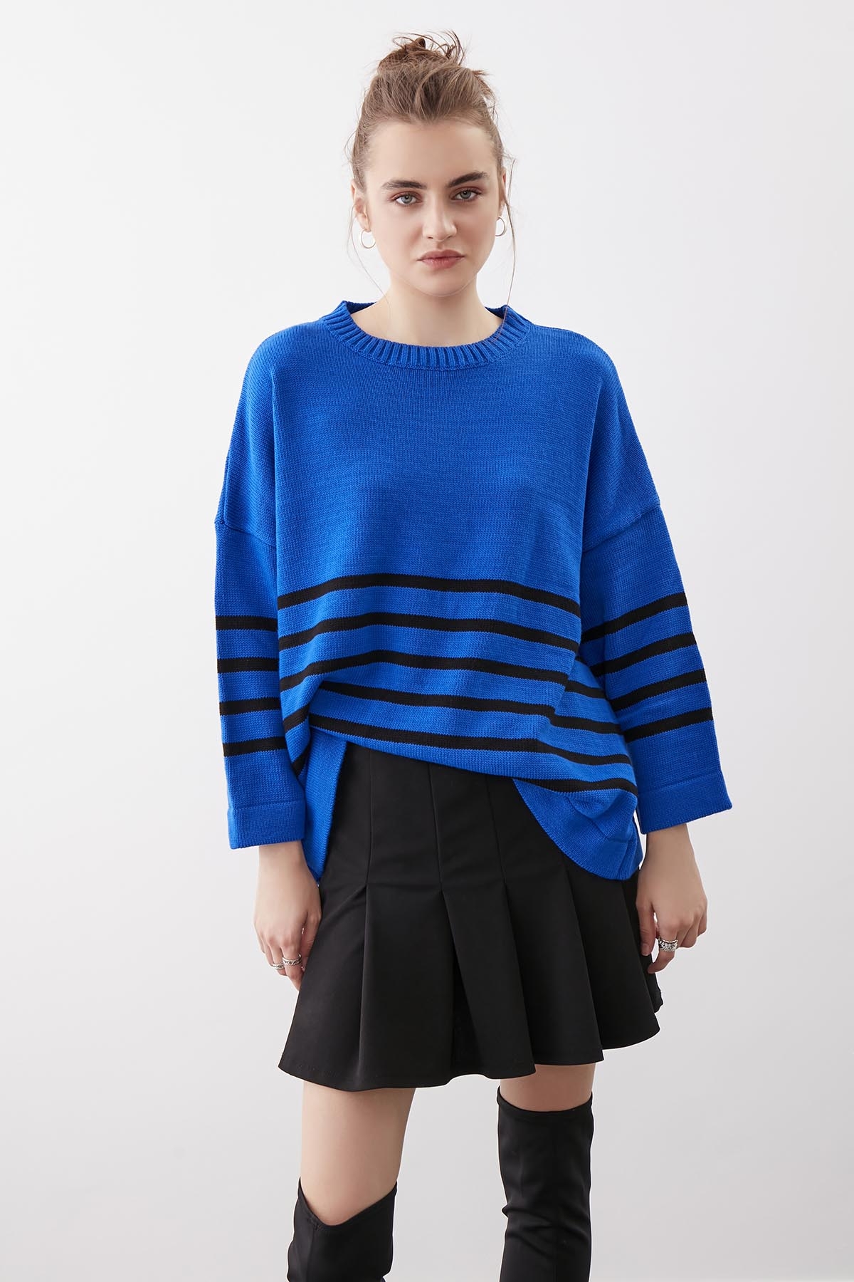 Yuvarlak Yaka Çizgili Oversize Kazak - Thumbnail