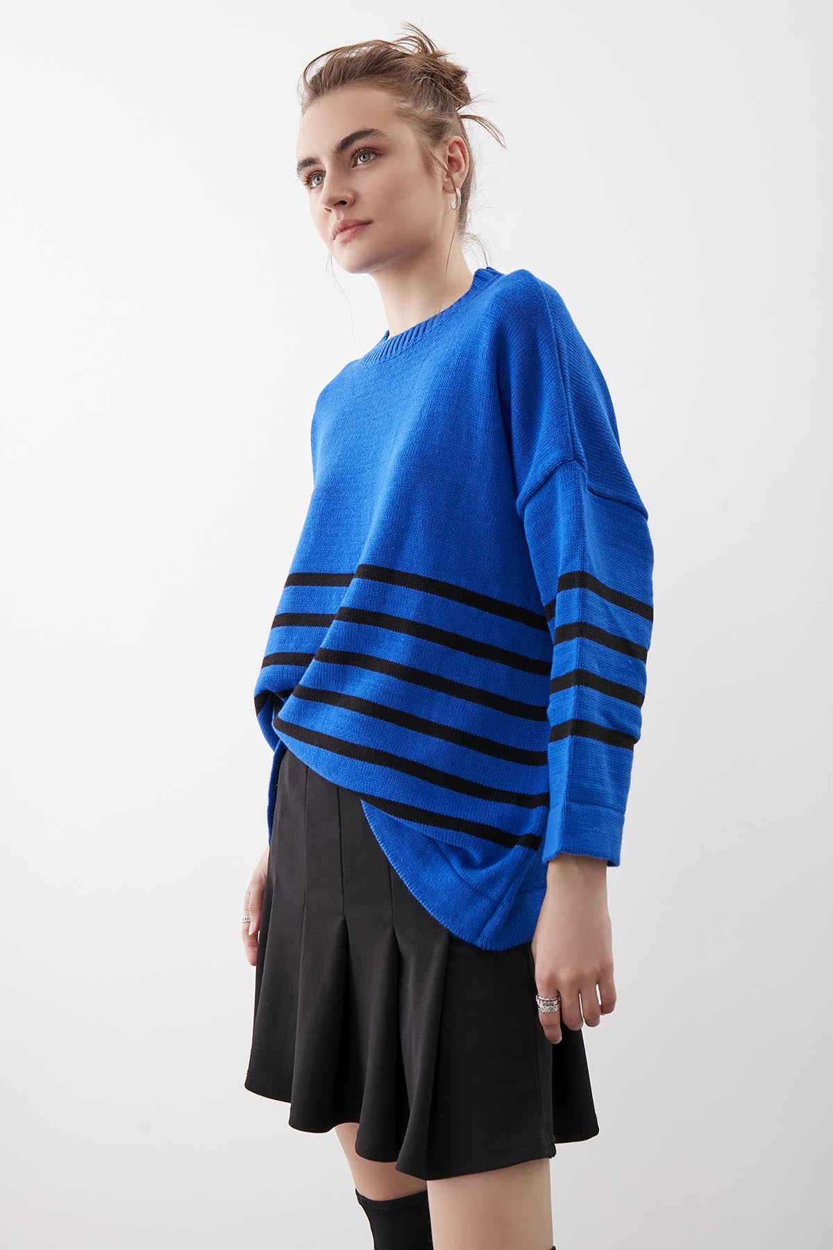 Yuvarlak Yaka Çizgili Oversize Kazak - Thumbnail