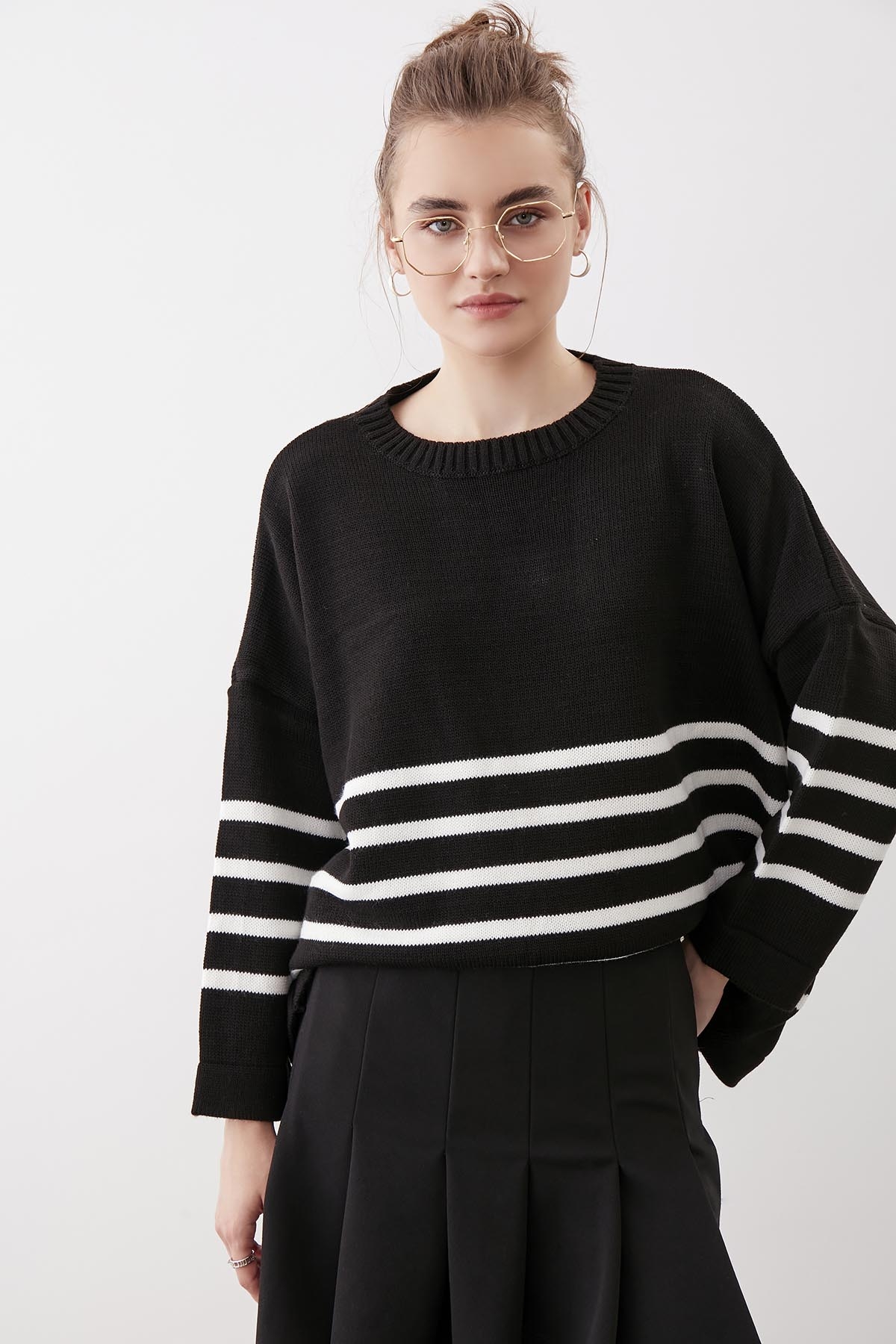 Yuvarlak Yaka Çizgili Oversize Kazak - Thumbnail