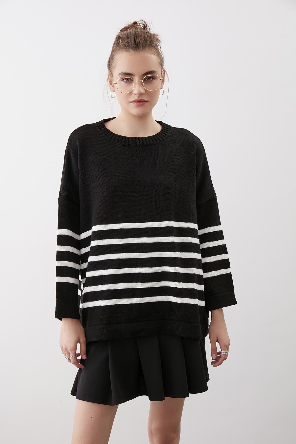 Yuvarlak Yaka Çizgili Oversize Kazak - Thumbnail