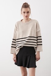 Yuvarlak Yaka Çizgili Oversize Kazak - Thumbnail