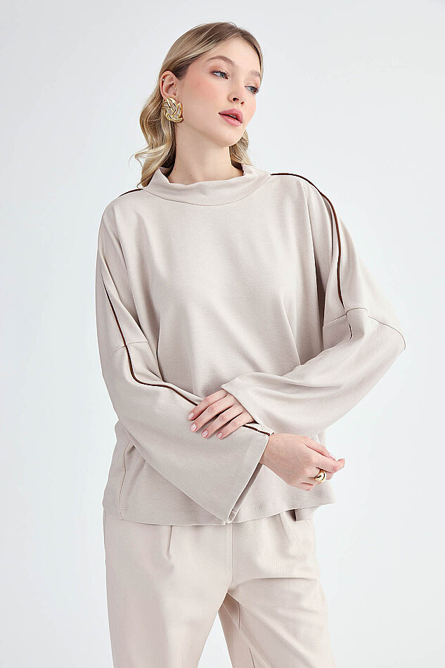 Yuvarlak Yaka Kenarı Şeritli Oversize Bluz - 4