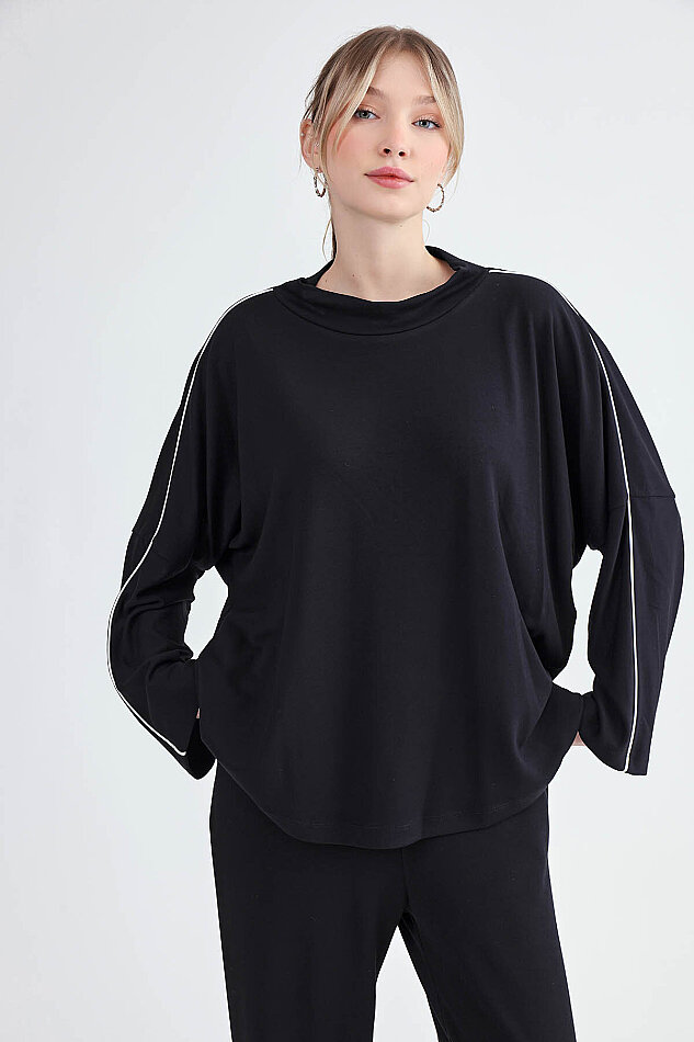 Yuvarlak Yaka Kenarı Şeritli Oversize Bluz - 12
