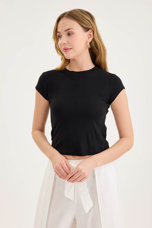 Yuvarlak Yaka Kısa Kol Crop Bluz - 15