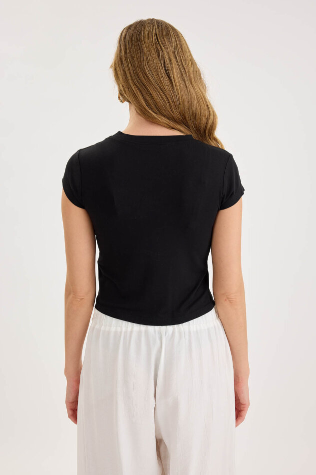 Yuvarlak Yaka Kısa Kol Crop Bluz - 16