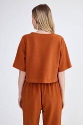 Yuvarlak Yaka Önden Dikişli Kısa Kol Crop Triko Bluz - 15