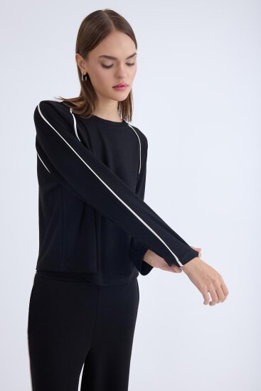 Yuvarlak Yaka Şeritli Uzun Kol Bluz - 15