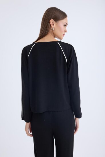 Yuvarlak Yaka Şeritli Uzun Kol Bluz - 13