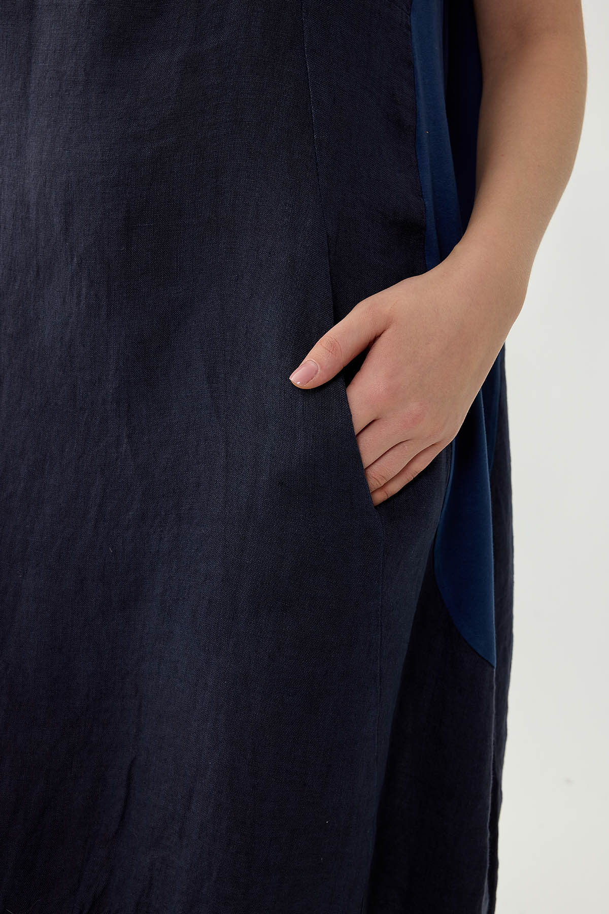 %100 Keten Yuvarlak Yaka Sıfır Kol Cepli Elbise - Thumbnail