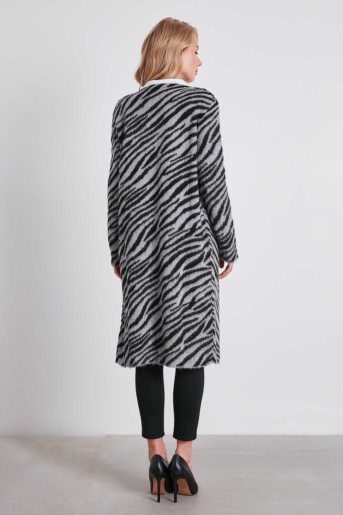 Zebra Desen Şardonlu Uzun Triko Hırka - Thumbnail